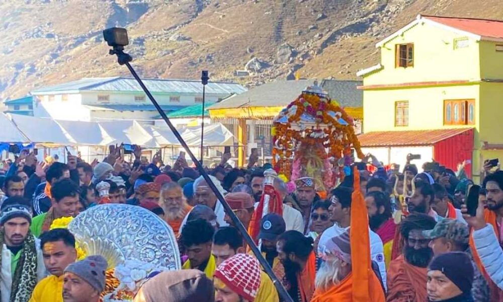 ओंकारेश्वर मंदिर उखीमठ पहुंची बाबा केदारनाथ की पंचमुखी डोली, शीतकाल में भी हो सकेंगे दर्शन