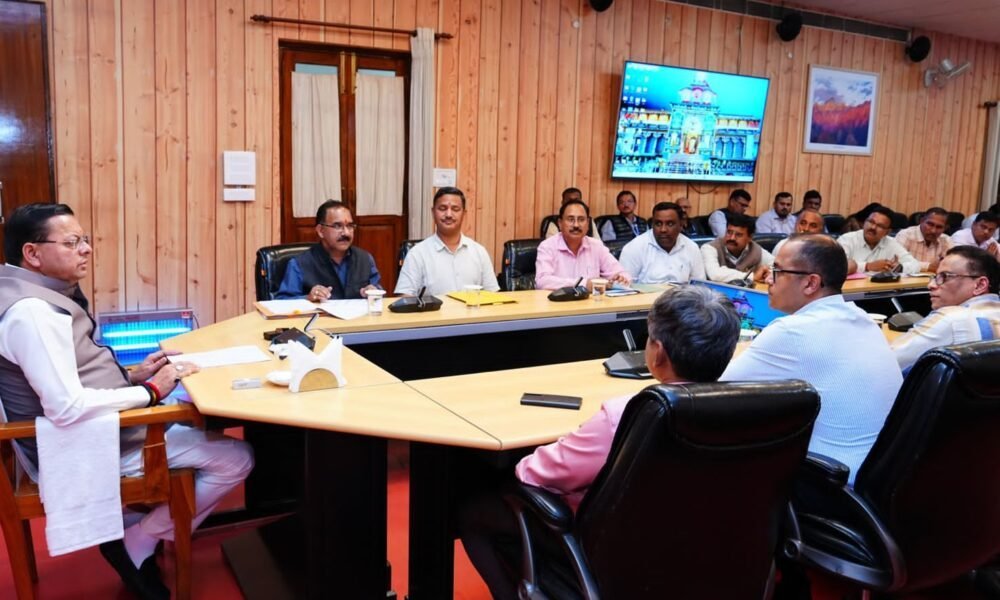 डिप्लोमा इंजीनियर्स की हड़ताल के बीच सीएम धामी से वार्ता…